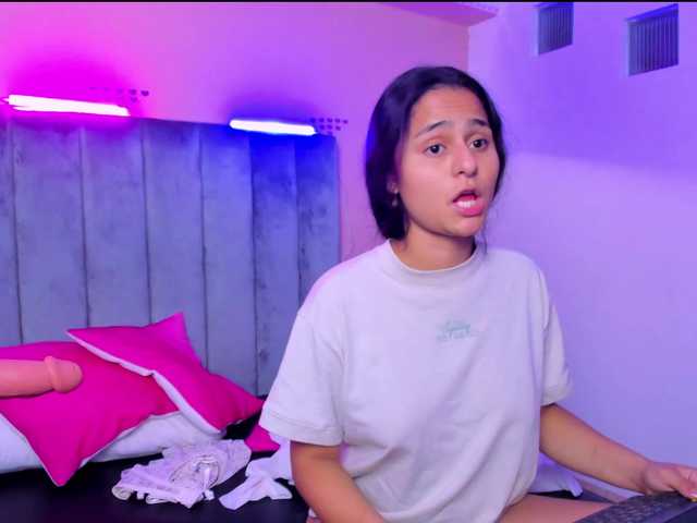 Giselle-Roldan live cam on BongaCams
