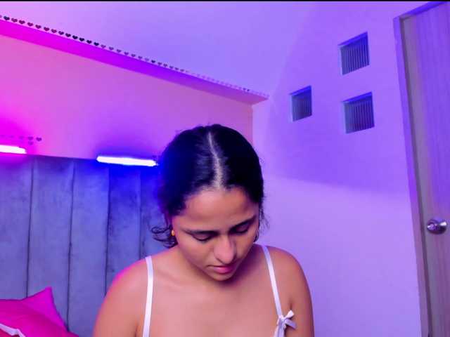 Giselle-Roldan live cam on BongaCams