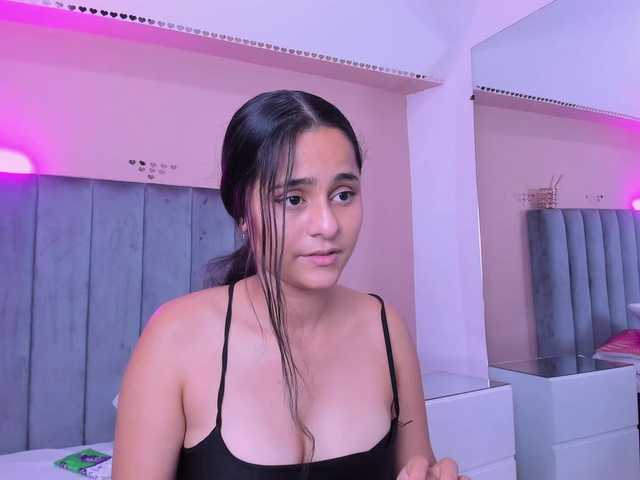 Giselle-Roldan live cam on BongaCams