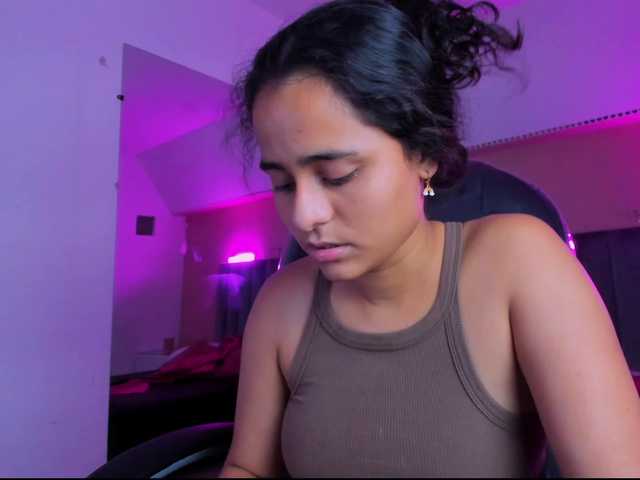 Giselle-Roldan live cam on BongaCams
