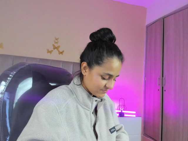 Giselle-Roldan's BongaCams show and profile