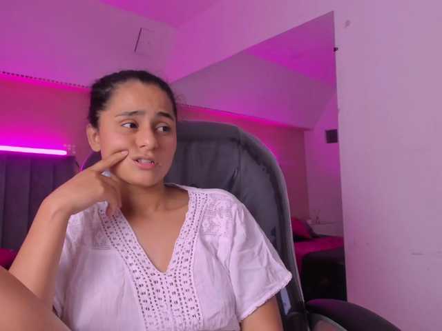 Giselle-Roldan live cam on BongaCams
