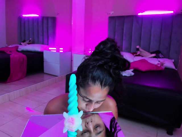 Giselle-Roldan live cam on BongaCams