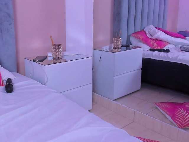 Giselle-Roldan live cam on BongaCams