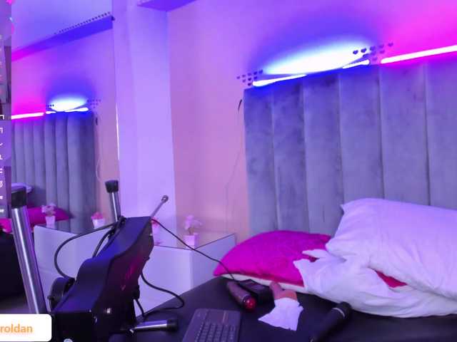 Giselle-Roldan live cam on BongaCams