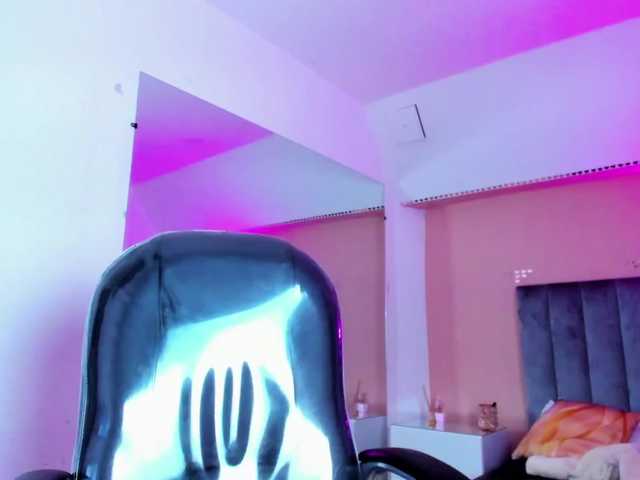 Giselle-Roldan live cam on BongaCams