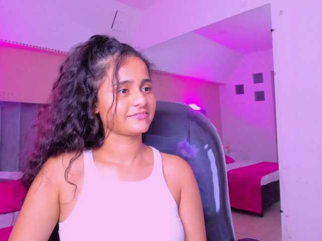 Giselle-Roldan live cam on BongaCams