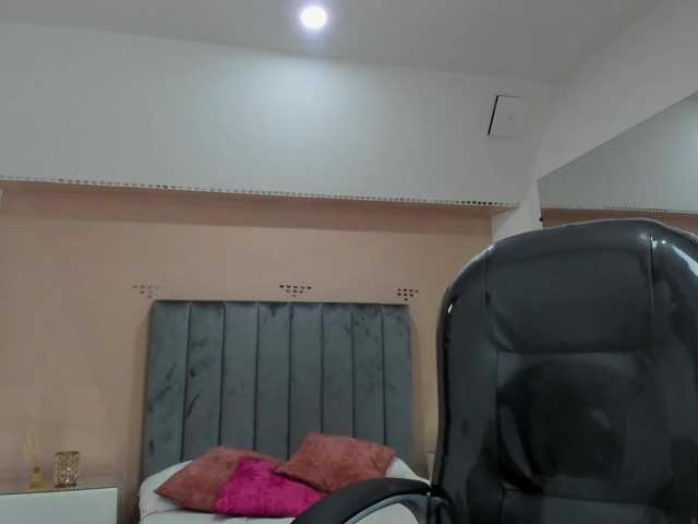 Giselle-Roldan's BongaCams show and profile