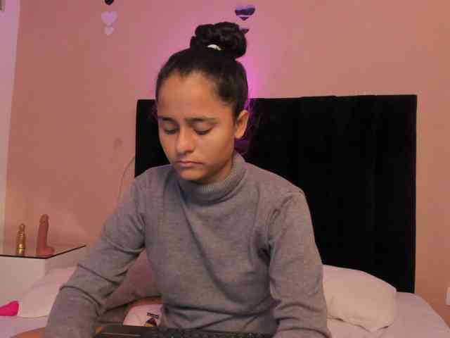 Giselle-Roldan webcam
