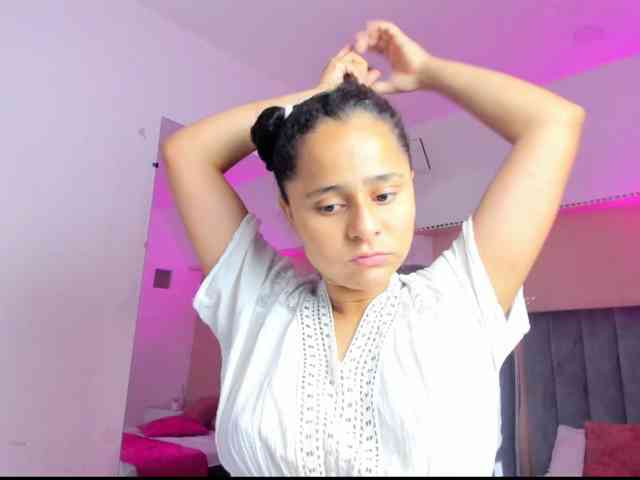 Giselle-Roldan webcam