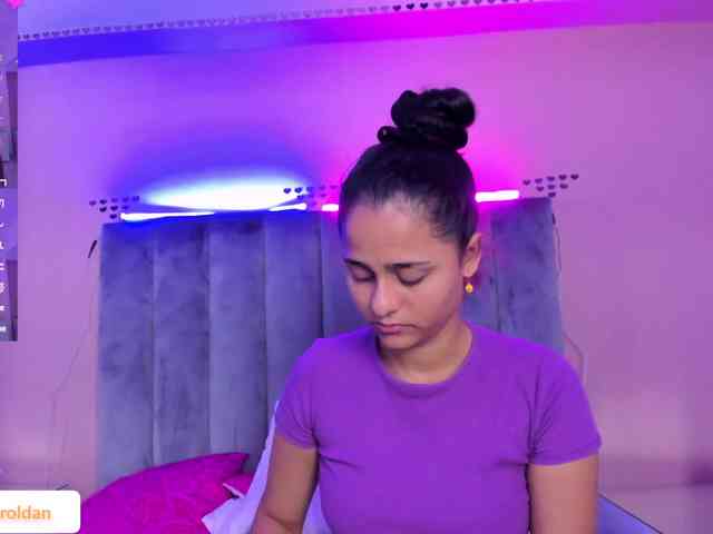 giselle-roldan's live room