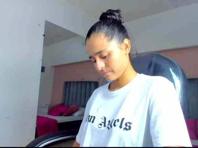 Giselle-Roldan webcam