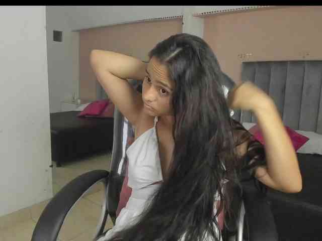 Giselle-Roldan webcam
