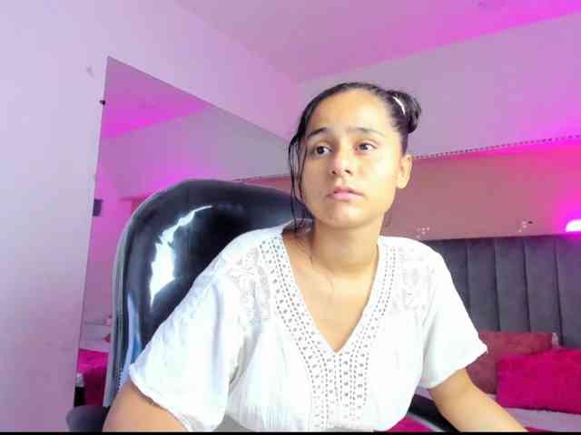 Giselle-Roldan webcam
