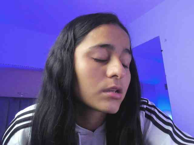 Giselle-Roldan webcam