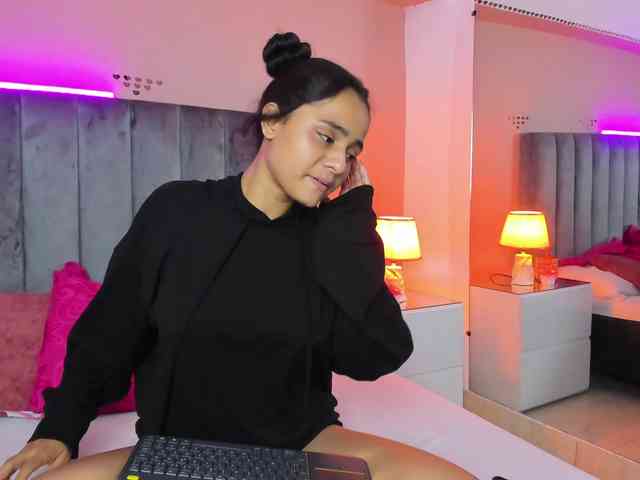 Giselle-Roldan webcam