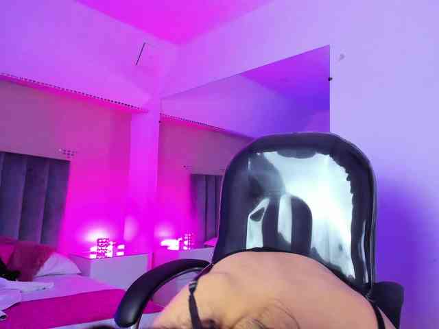 Giselle-Roldan webcam