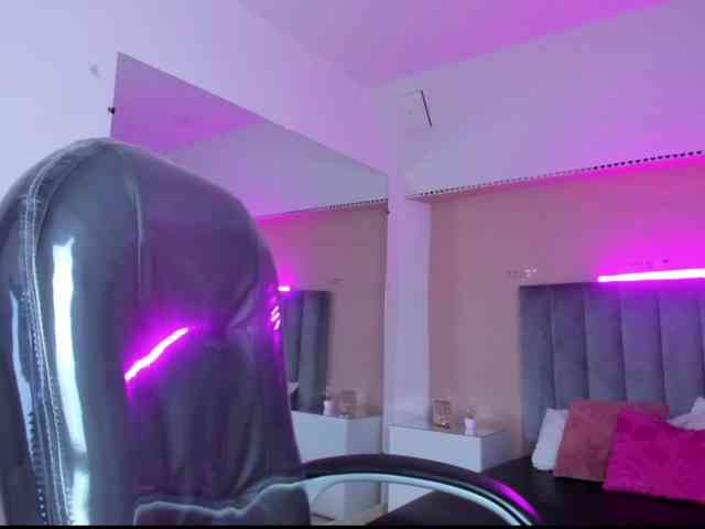 Giselle-Roldan webcam