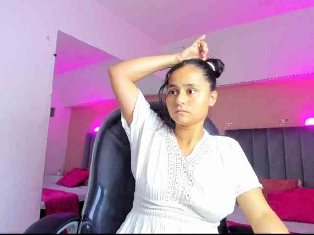 Giselle-Roldan webcam