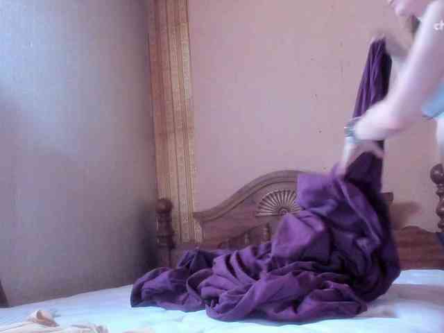 ChezzaLuna webcam
