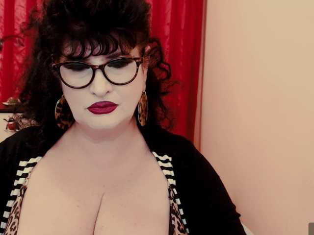QueenOfSin live cam preview