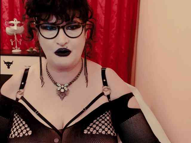 QueenOfSin webcam
