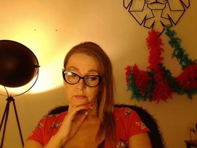 LEAperfect live cam on BongaCams