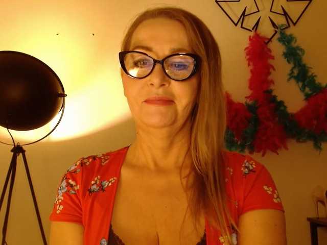 LEAperfect live cam on BongaCams