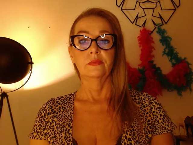 LEAperfect live cam on BongaCams