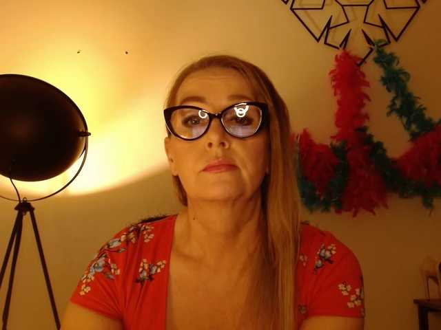 LEAperfect live cam on BongaCams