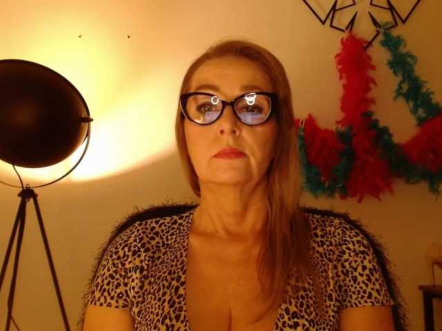LEAperfect live cam on BongaCams