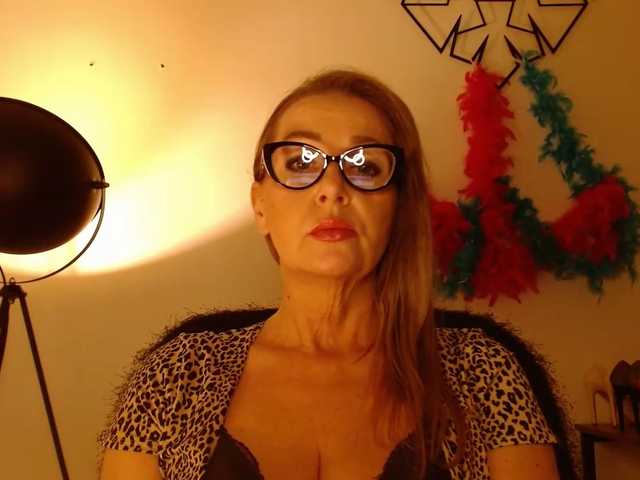 LEAperfect live cam on BongaCams