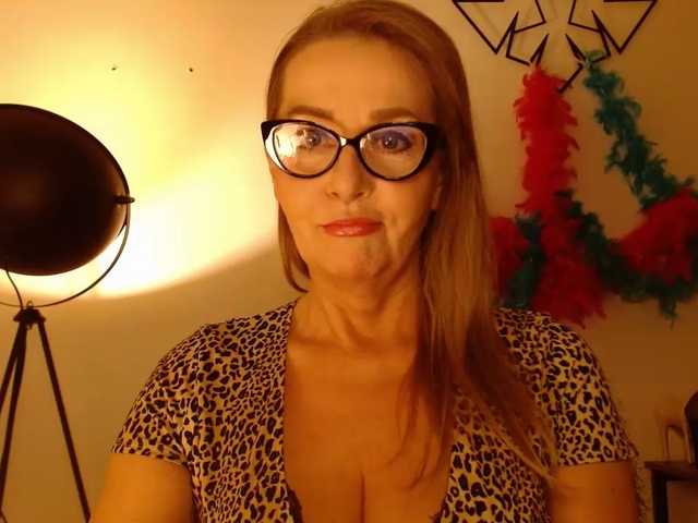 LEAperfect live cam on BongaCams