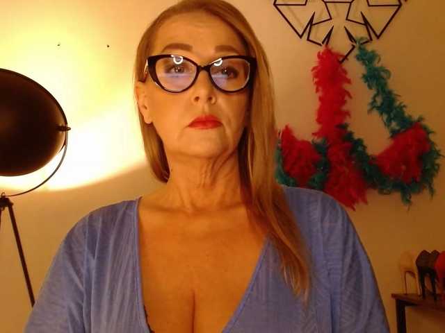 LEAperfect live cam on BongaCams