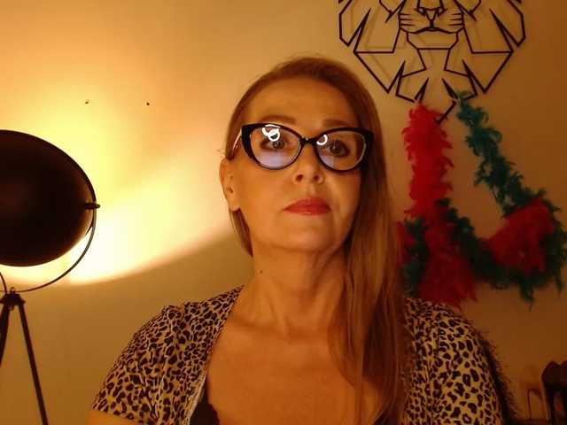 LEAperfect live cam on BongaCams