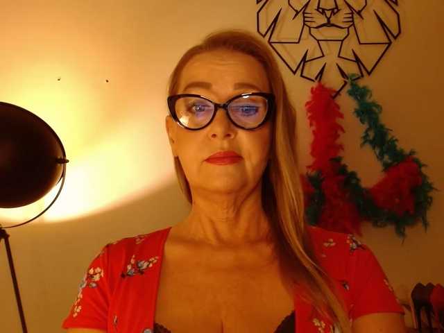 LEAperfect live cam on BongaCams