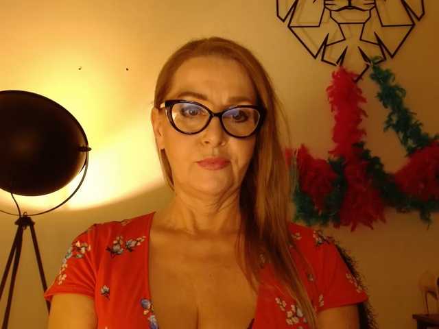 LEAperfect live cam on BongaCams