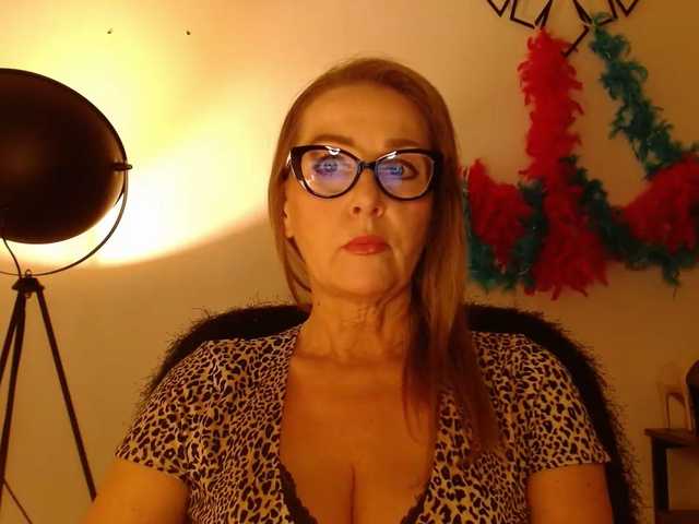 LEAperfect live cam on BongaCams