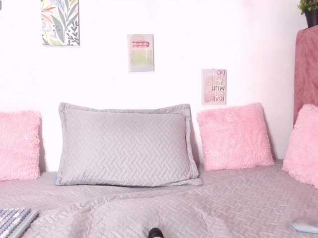 Ariana-Lavoie's BongaCams show and profile