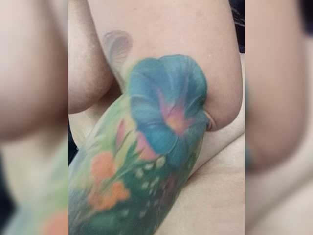 Arethaozz1, 40 y/o - Live Cam on BongaCams