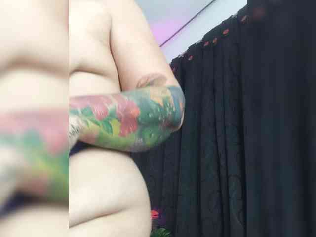 Arethaozz1 webcam