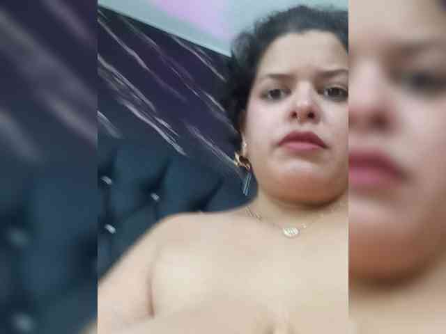 Arethaozz1 webcam