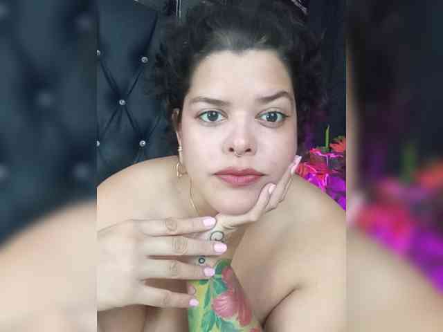 Arethaozz1 webcam