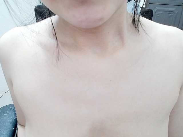 Hana099 live cam on BongaCams
