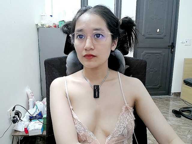 Hana099 live cam on BongaCams