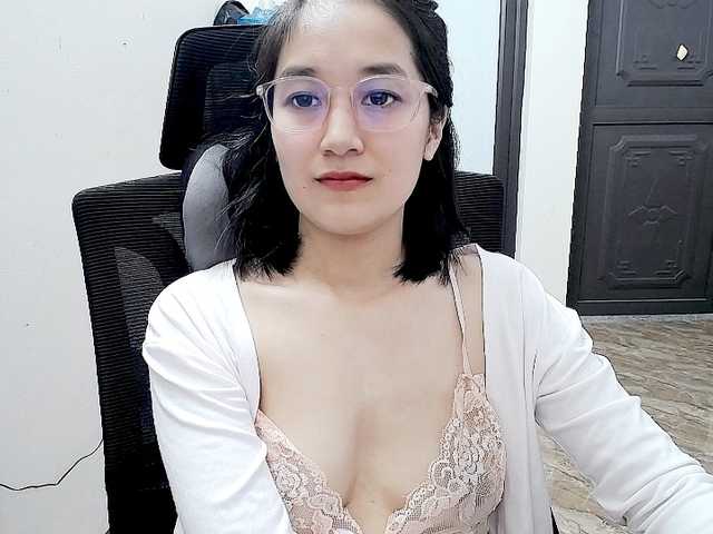 Hana099's BongaCams show and profile