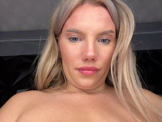 LYALYAtop