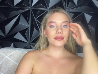 LYALYAtop