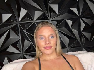 LYALYAtop