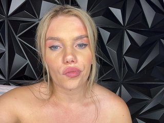 LYALYAtop